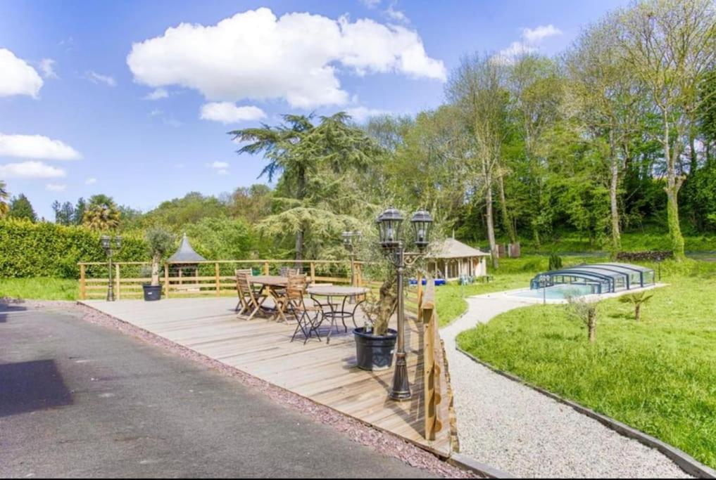 Le Manoir Du Val Vila Douvres-la-Delivrande Exterior foto